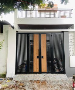 Cửa Sắt Kết Hợp Gỗ Thanh Dọc