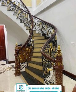 Cầu Thang Uốn Mỹ Thuật Mạ Vàng